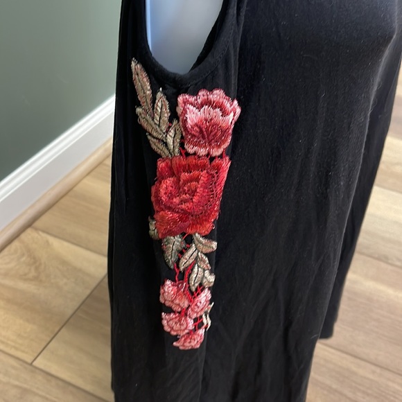 Top - Picture 2 of 5